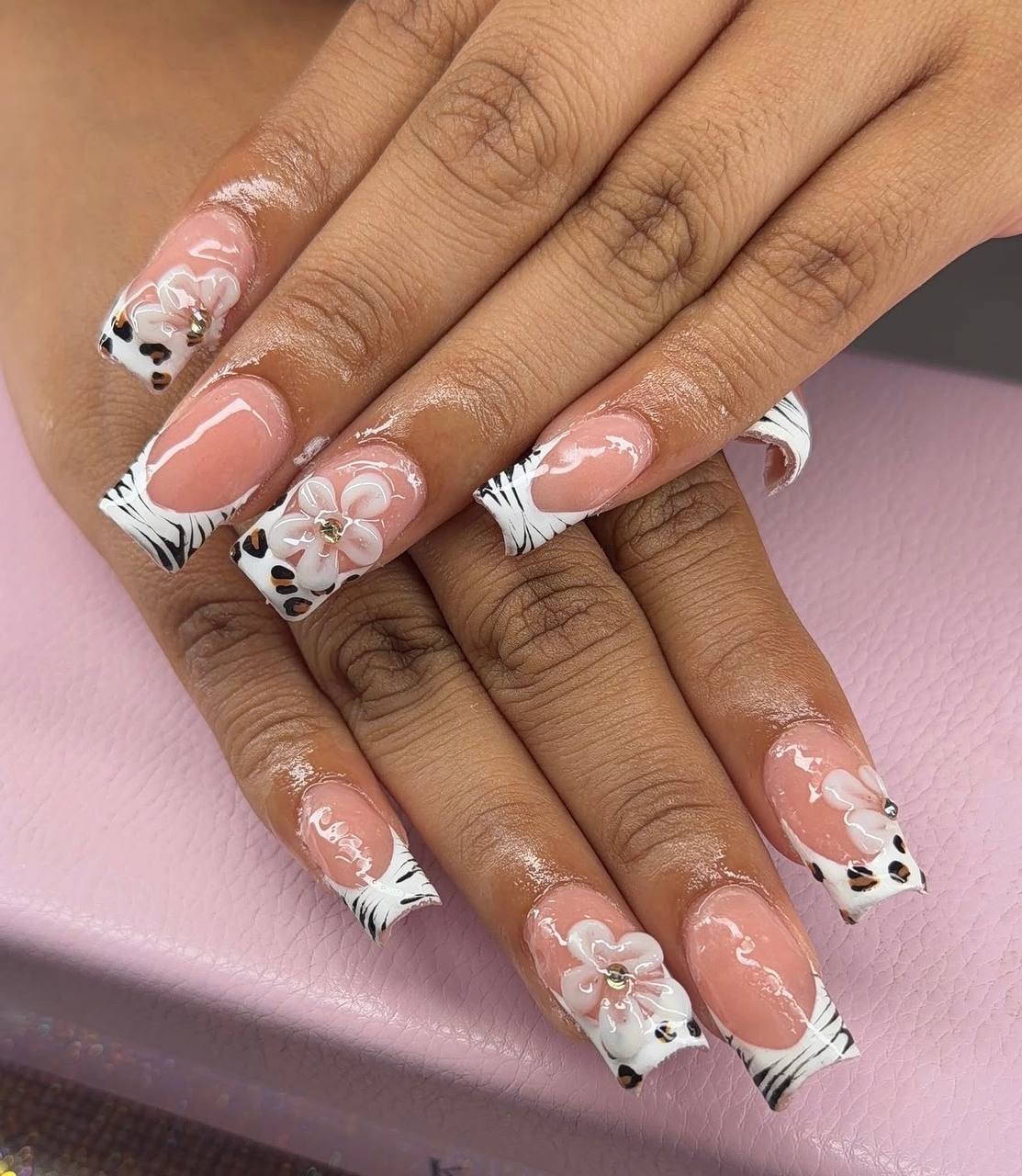 Nail art by Tay — full set with 3D flowers